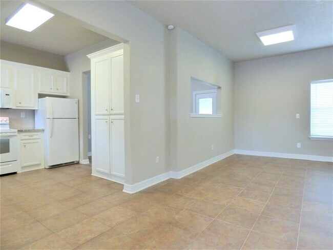 Building Photo - 1706 Avenue D