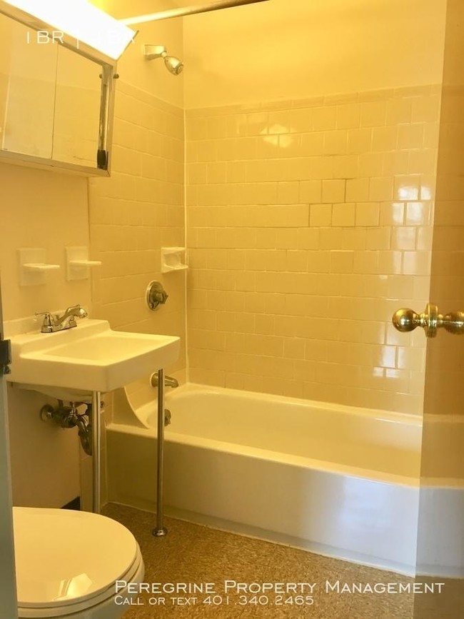 Building Photo - 1 bedroom in Central Falls RI 02863
