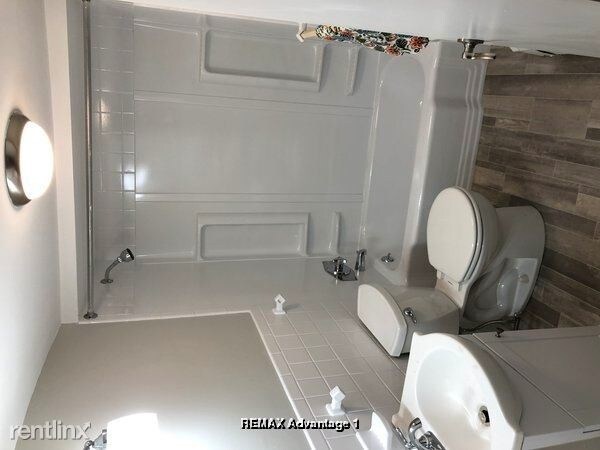 Foto del edificio - 2 br, 1 bath Apartment - 1233 Main St