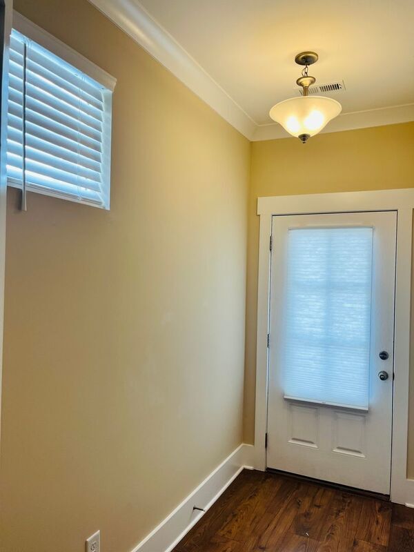 Foto del edificio - 2042 Orangery Dr