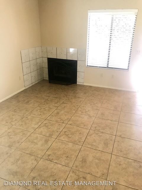 Foto del edificio - 8710 Lyn River Ct