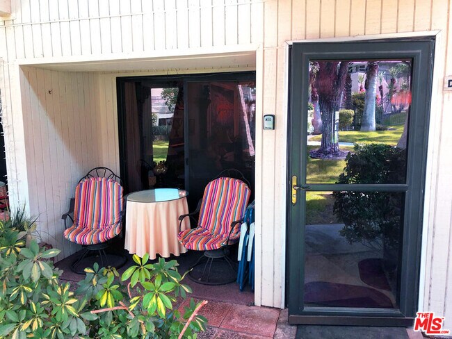 Building Photo - 2801 N Los Felices Rd