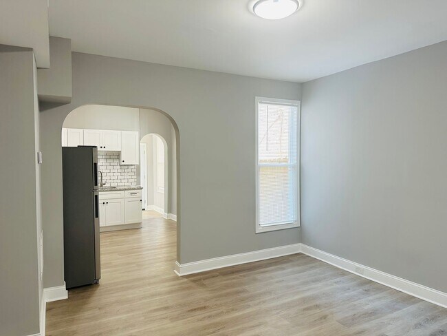 Building Photo - FOR RENT ~ 3 BR/1.5BA