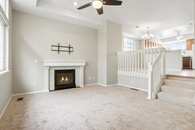 Building Photo - Bright End-Unit Townhome with 3 Beds, 2.5 ...