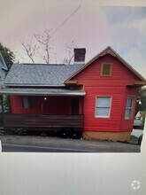 Building Photo - 836 Stewart St