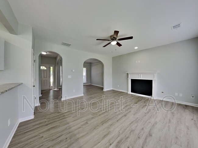 Foto del edificio - 616 Addison Way