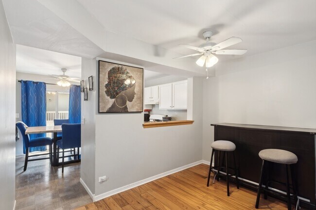 Foto del edificio - 328 W Whispering Oaks Ln