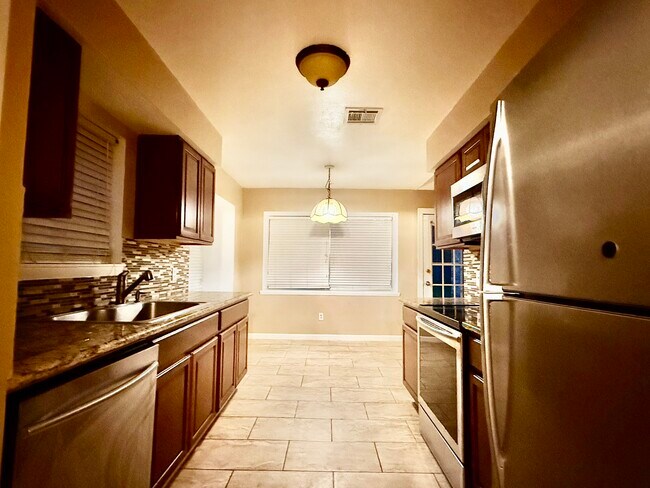 Foto del edificio - 9610 Crail Dr