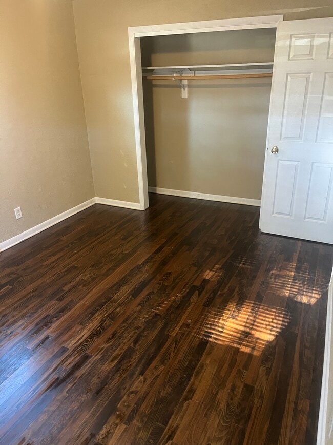 Foto del edificio - 6615 W Keefe Avenue Pky