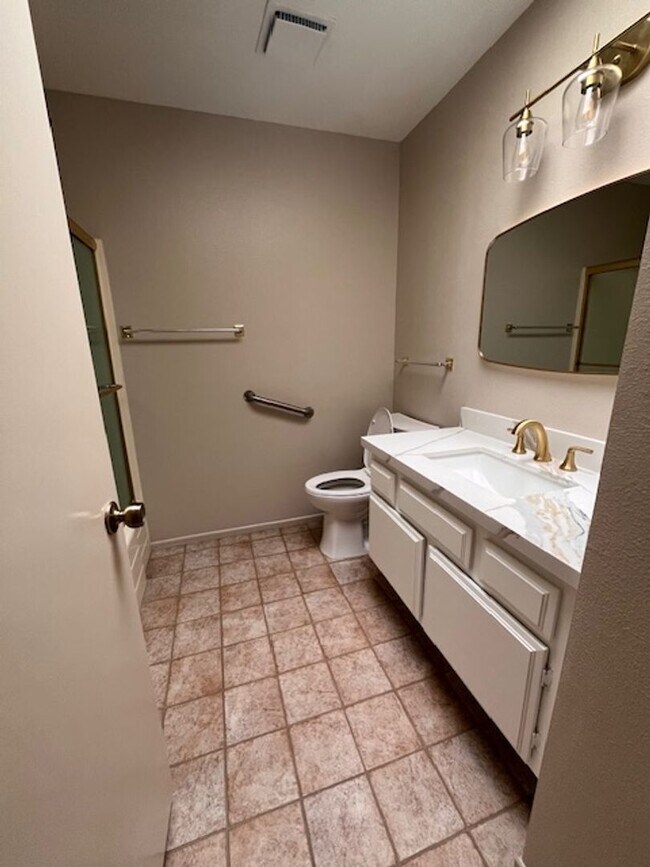 Building Photo - Alta Vista Drive - Unit #614 D(55+ Complex)