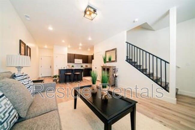 Foto del edificio - 220 Spring Creek Pkwy