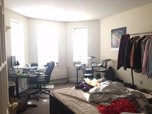 Building Photo - Kenmore Location. The Building With Elevator and Laundry, Heat, Hot Water Included