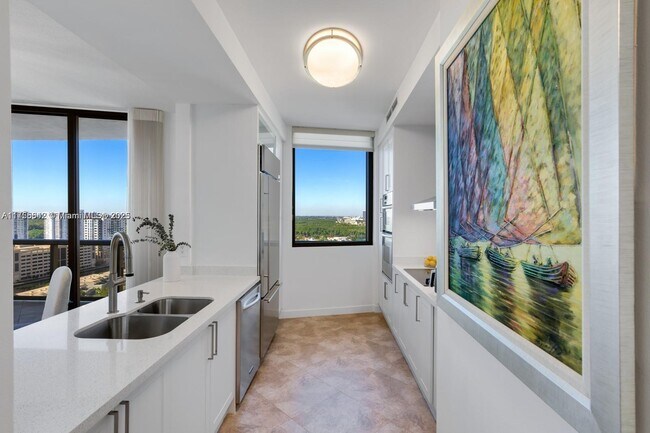 Foto del edificio - 16275 Collins Ave
