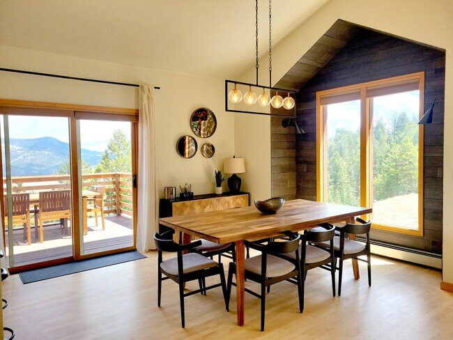 Foto del edificio - 243 Sawmill Creek Rd