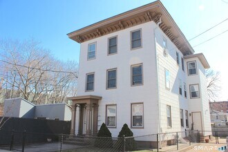 Building Photo - 42 William St
