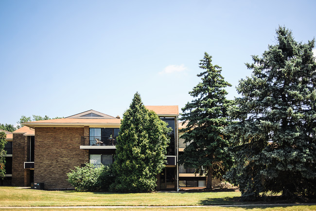 Building Photo - Hawthorne Hills Apartments