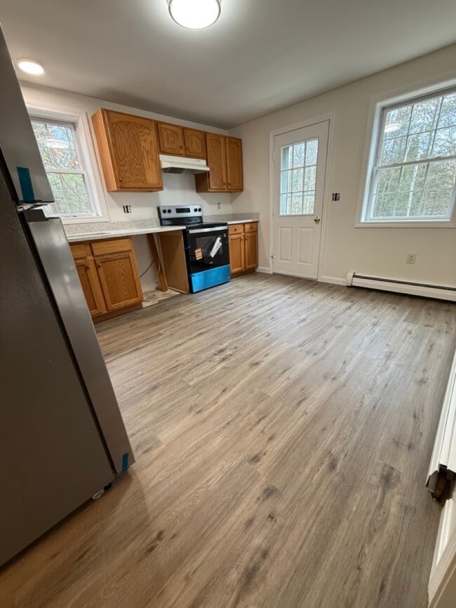 Building Photo - 5 Pine Crest Cir