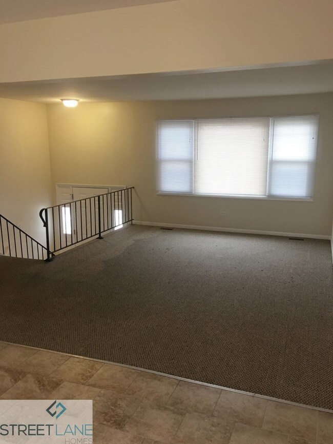 Building Photo - Reduced Rate Rent!