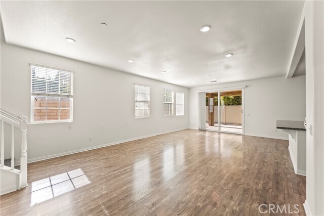 Foto del edificio - 6111 Rosewood Way