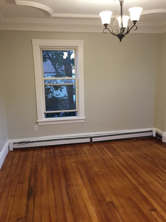 Building Photo - 1488 Hyde Park Ave