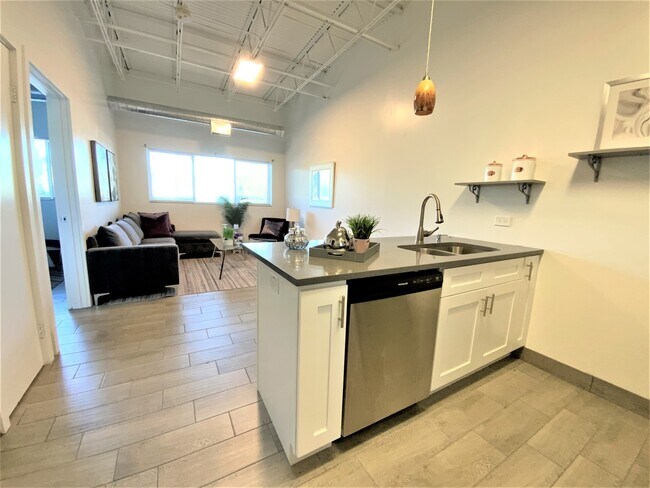 Building Photo - 460 Coventry Ln