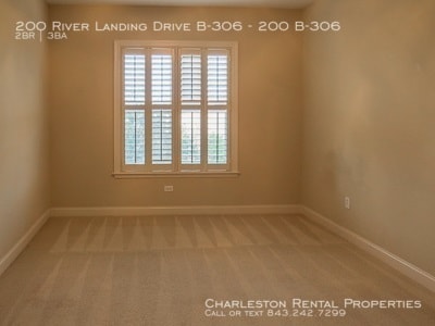 Foto del edificio - 200 River Landing Dr