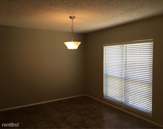 Building Photo - 3 br, 2 bath House - 7601 Tarrasa Dr