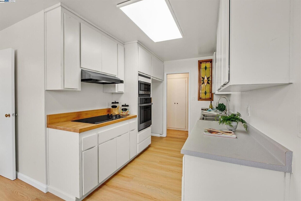 Foto del edificio - 30847 Prestwick Ave