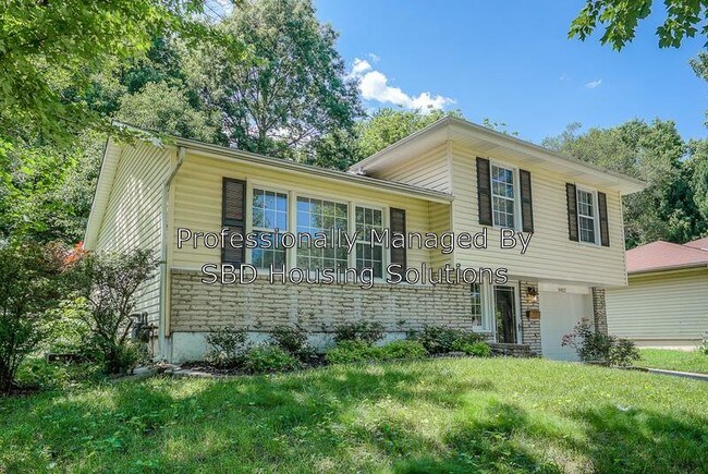 Building Photo - 9402 Fairwood Dr