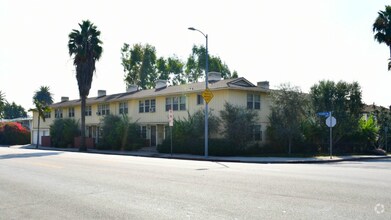Building Photo - 5174 Franklin Ave