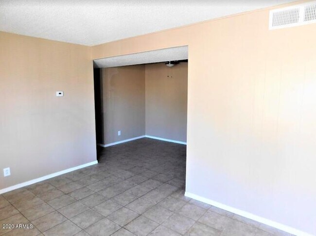 Building Photo - 2412 W Campbell Ave