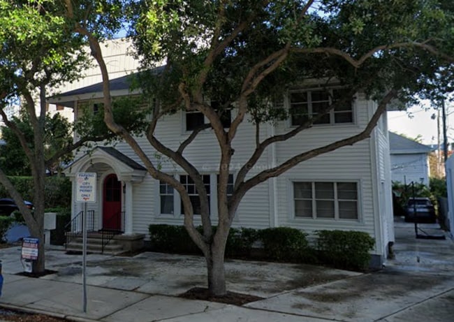 Building Photo - 307 Hibiscus St