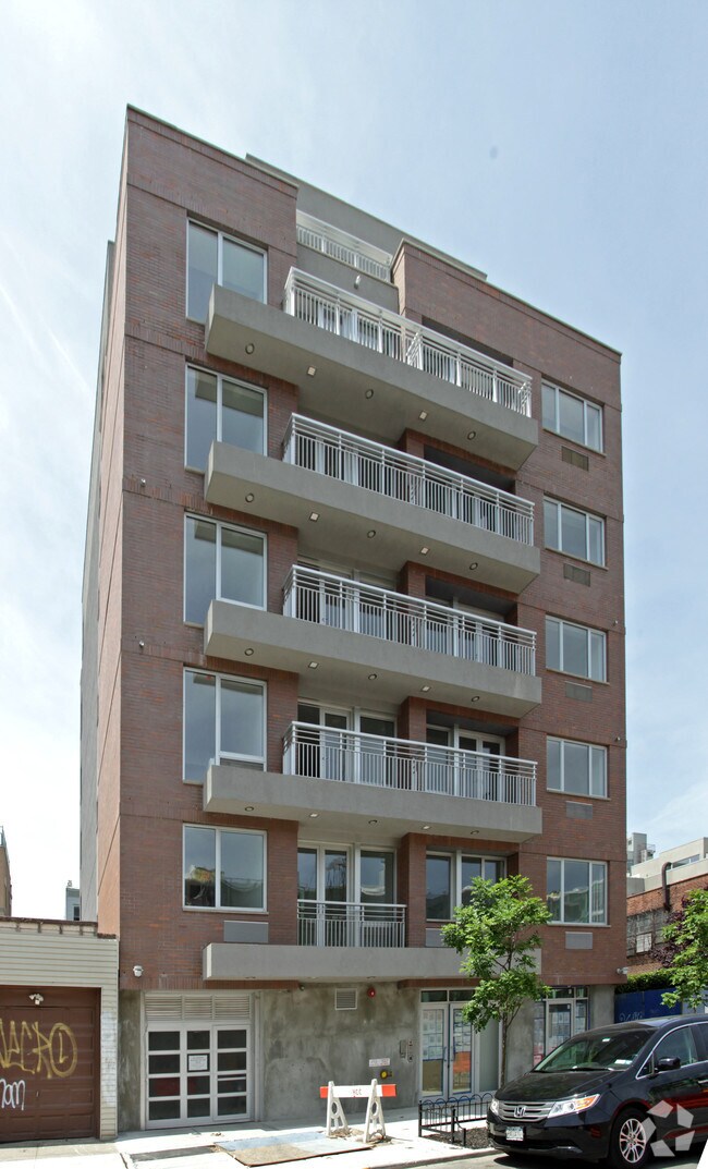 Primary Photo - 260 N 9th St