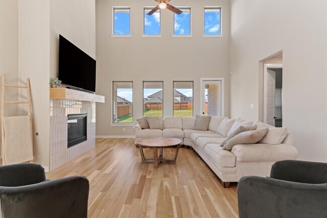 Foto del edificio - 1228 Sapphire Ln