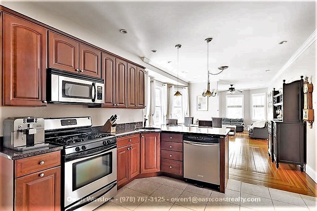 Primary Photo - 560 Heath St