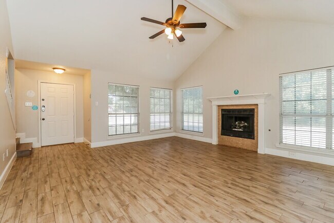 Foto del edificio - 4902 Garden Grove Rd