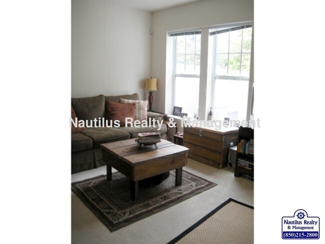 Building Photo - 105 Sand Oak Blvd