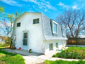 Building Photo - 3625 W 10th Ave