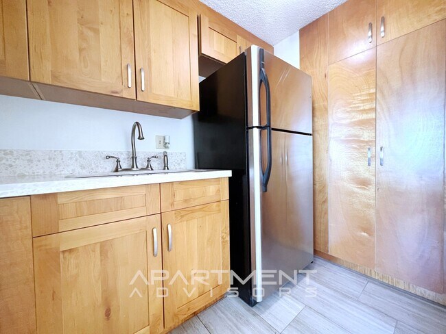 Foto del edificio - Five Regents Condominium