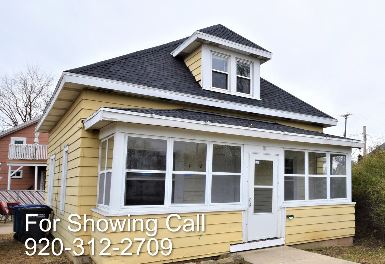 6 E New York Ave, Oshkosh, WI 54901 House for Rent in Oshkosh, WI