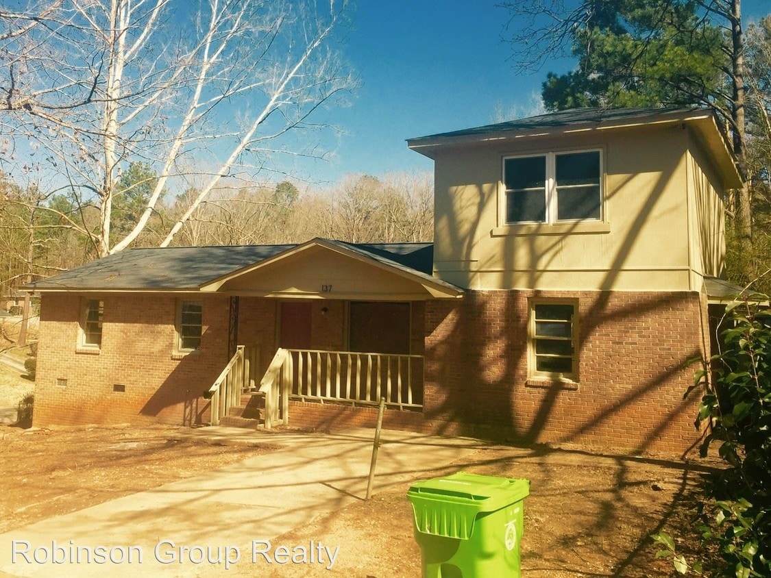Primary Photo - 4 br, 1.5 bath House - 137 Green Tree Drive