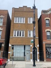 Building Photo - 858 N Ashland Ave