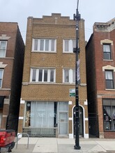 Building Photo - 858 N Ashland Ave