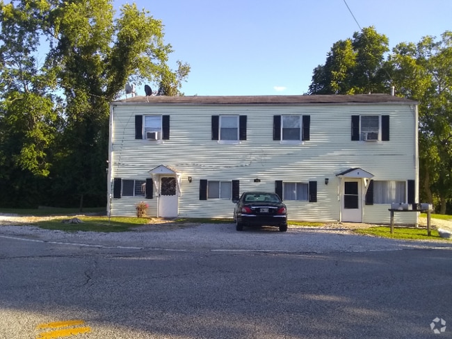 Building Photo - 2114 Oakridge Dr