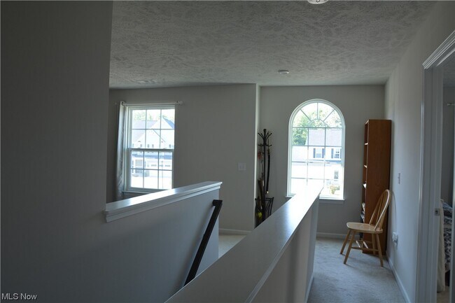 Foto del edificio - 267 Stone Ridge Way