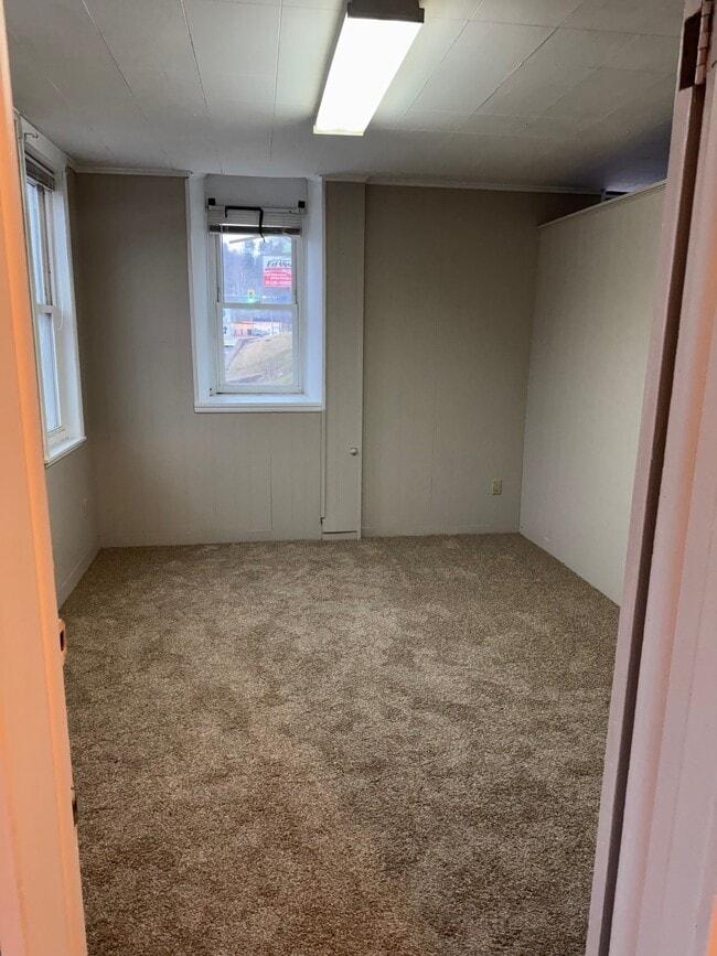 Building Photo - 3910 William Flynn Hwy