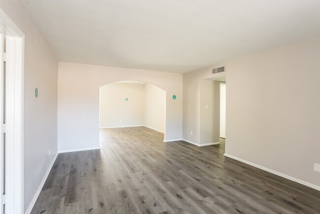 Building Photo - 9103 N 63rd Ln