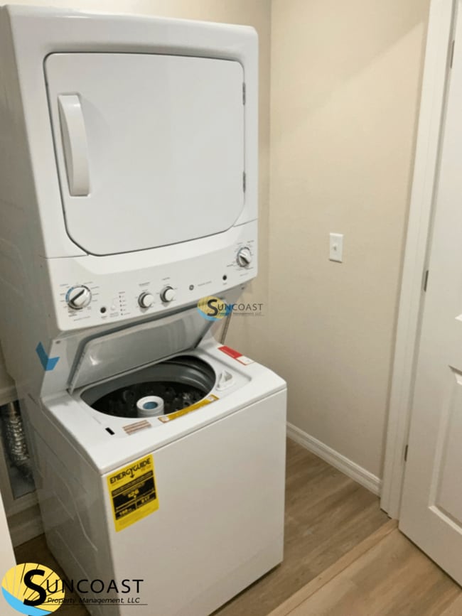 Building Photo - 9564 Hood Rd