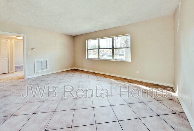 Foto del edificio - 3045 Belair Rd S