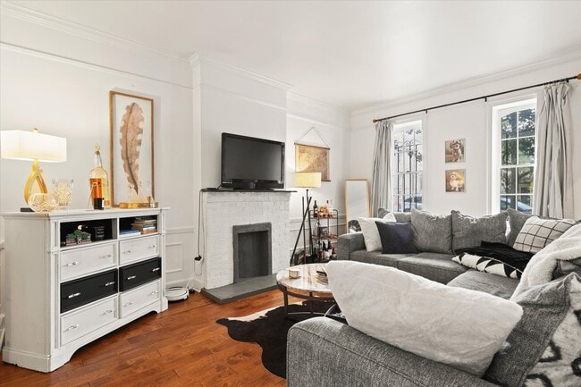 Building Photo - 305 E Liberty St